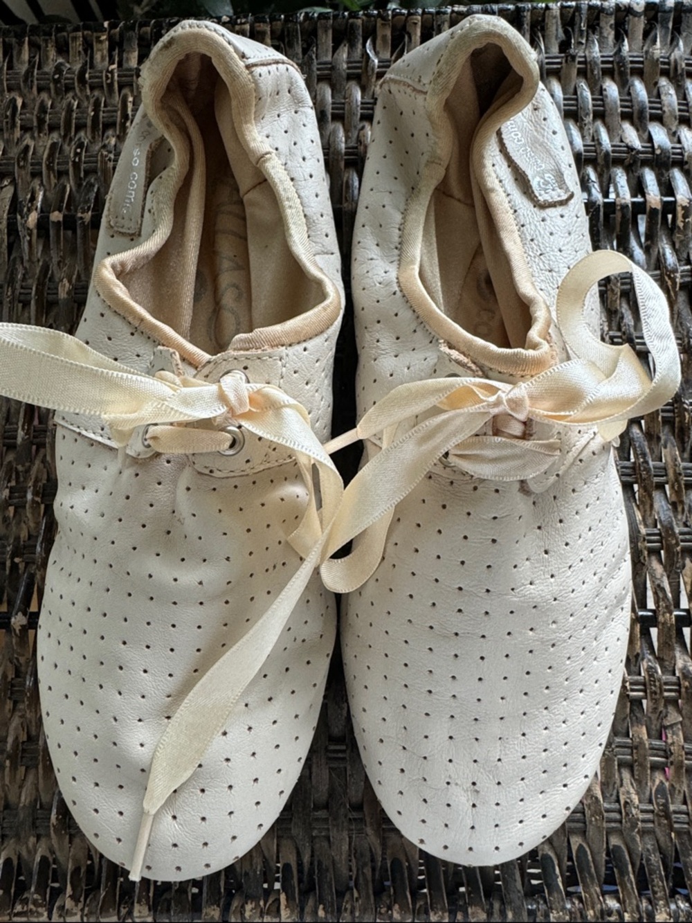 Corso Como Ballasox Leather Beige Ballet Flats women’s‎ size 6